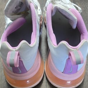 Nike Women Sneakers in White and Pink